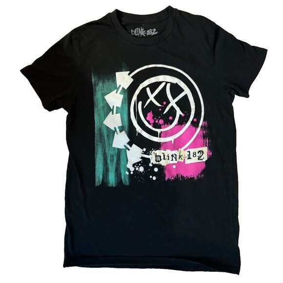 Blink 182 Graphic T Shirt Size Medium, unisex, pre-loved condition. - Picture 3 of 9